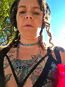 Snapshot of thatonespicychick chatting on 10/22/25, 04:40 thatonespicychick online show from 10/22/25, 04:40