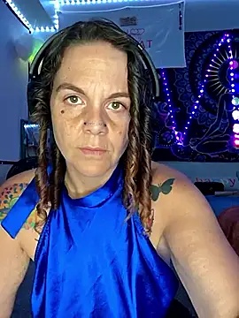 Snapshot of thatonespicychick chatting on 11/17/25, 04:24 thatonespicychick online show from 11/17/25, 04:24