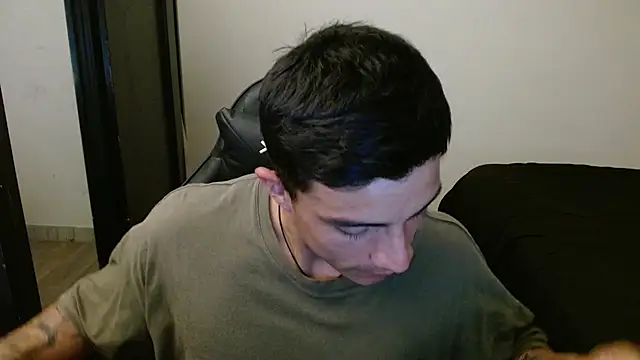 kv   xxx  online show from 10/26/25, 01:33