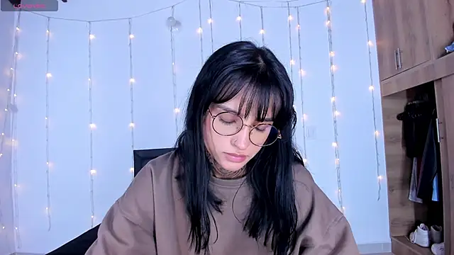 Snapshot of medussa13_ chatting on 02/25/25, 01:09 medussa13 online show from 02/25/25, 01:09