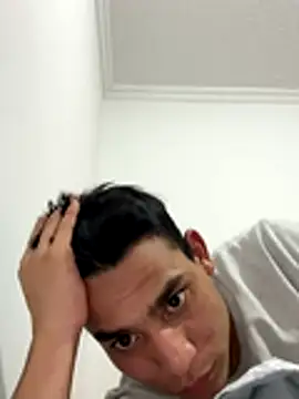 Snapshot of stiven-p23 chatting on 10/28/25, 04:05 stiven-p23 online show from 10/28/25, 04:05