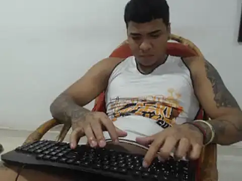 camiloacosta321 online show from 12/26/24, 11:24