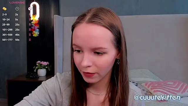 AlodiaHamblett online show from 10/04/25, 07:17