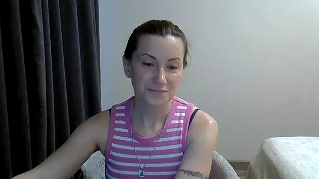 Snapshot of jainesummer chatting on 12/09/24, 09:49 jainesummer online show from 12/09/24, 09:49