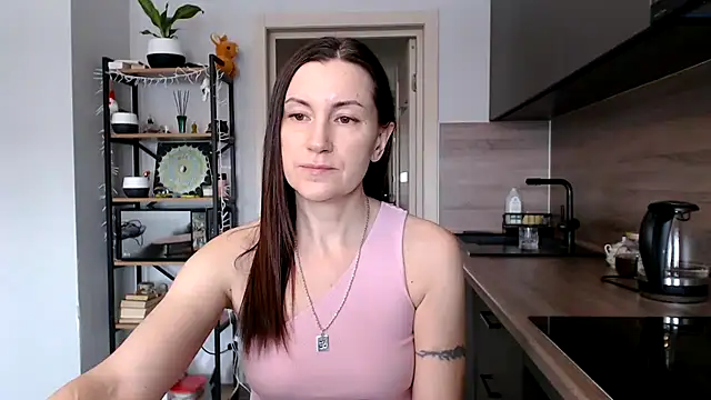 Snapshot of jainesummer chatting on 02/17/25, 10:18 jainesummer online show from 02/17/25, 10:18