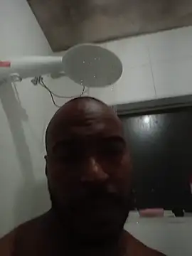 Snapshot of yuribreak chatting on 10/24/25, 02:30 yuribreak online show from 10/24/25, 02:30