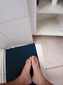 loganwolverine02 online show from 01/05/25, 11:37