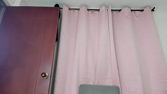 Snapshot of yulianademond66 chatting on 02/18/25, 12:26 yulianademond66 online show from 02/18/25, 12:26