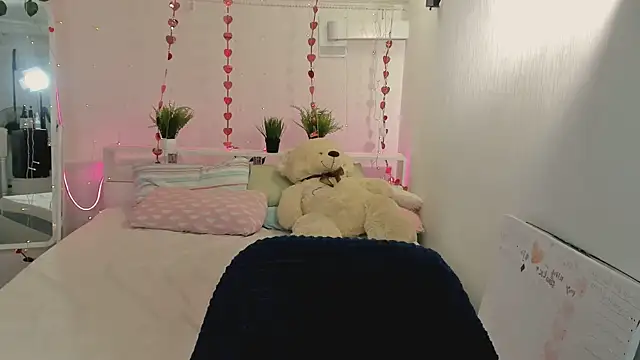 DreamyLuna online show from 10/09/25, 08:51