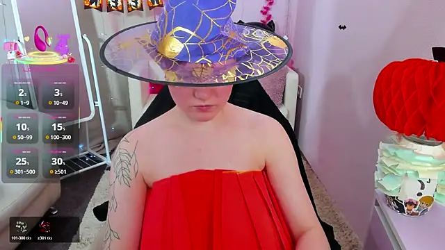 DreamyLuna online show from 10/17/25, 08:55