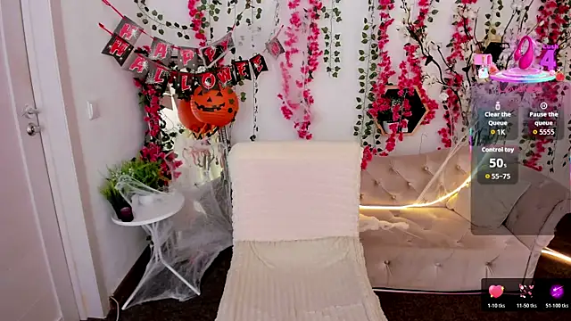 DreamyLuna online show from 10/21/25, 08:31