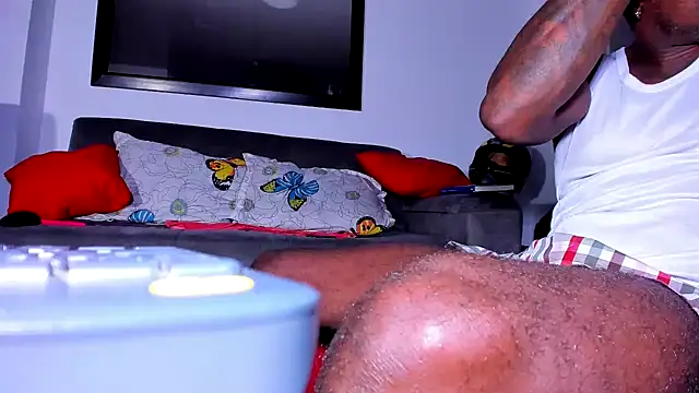 Snapshot of ray_long222 chatting on 01/19/25, 04:33 ray long222 online show from 01/19/25, 04:33