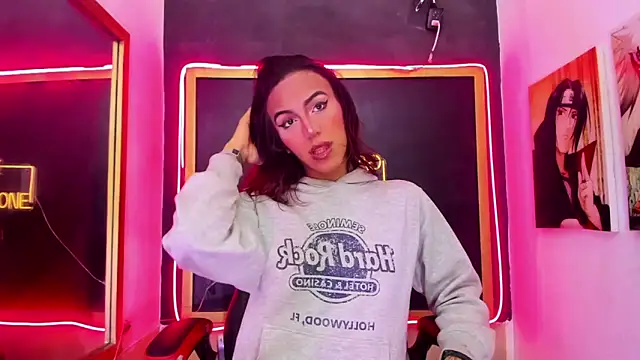 Isabella stanford2 online show from 10/18/25, 01:34