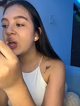 Snapshot of kanne_mia chatting on 11/07/25, 11:05 kanne mia online show from 11/07/25, 11:05