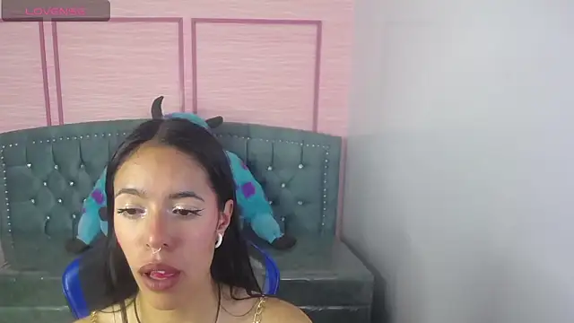 Snapshot of stephania_t chatting on 02/25/25, 03:42 stephania t online show from 02/25/25, 03:42