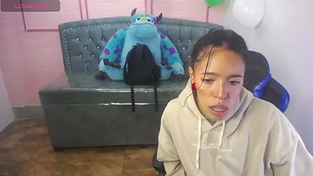 Snapshot of stephania_t chatting on 03/15/25, 10:46 stephania t online show from 03/15/25, 10:46