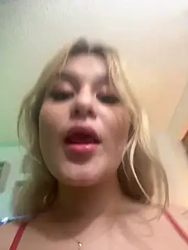 Snapshot of valeria_gomezx chatting on 12/17/24, 02:44 valeria gomezx online show from 12/17/24, 02:44