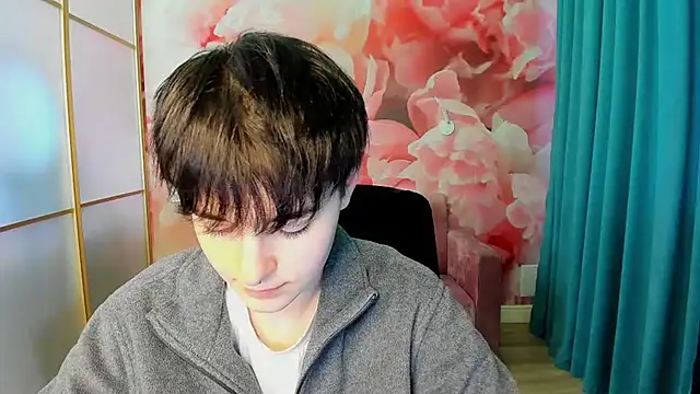 EmiliaYours online show from 12/02/24, 10:39