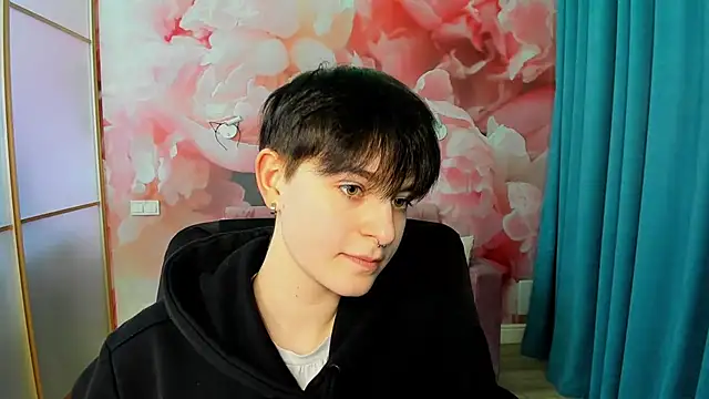 EmiliaYours online show from 12/06/24, 03:22