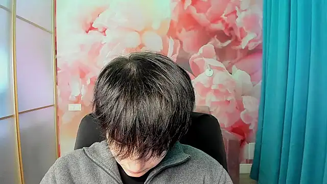 EmiliaYours online show from 12/08/24, 06:43