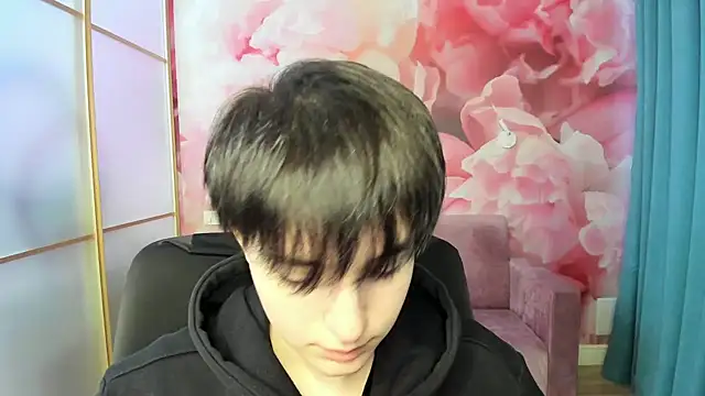 EmiliaYours online show from 12/10/24, 06:54