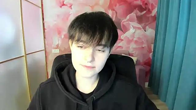 EmiliaYours online show from 12/14/24, 12:55