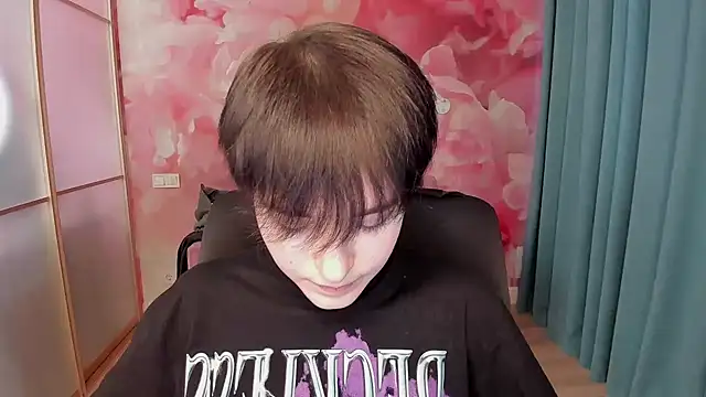 EmiliaYours online show from 12/22/24, 09:33