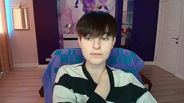 EmiliaYours online show from 01/11/25, 01:01