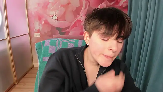 EmiliaYours online show from 01/17/25, 04:04