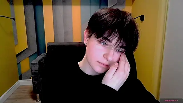 EmiliaYours online show from 02/17/25, 01:32