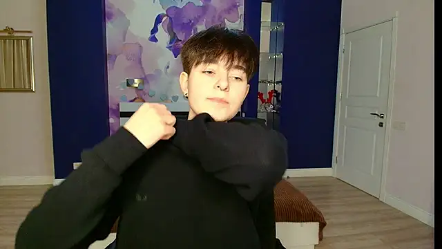 EmiliaYours online show from 02/25/25, 02:00