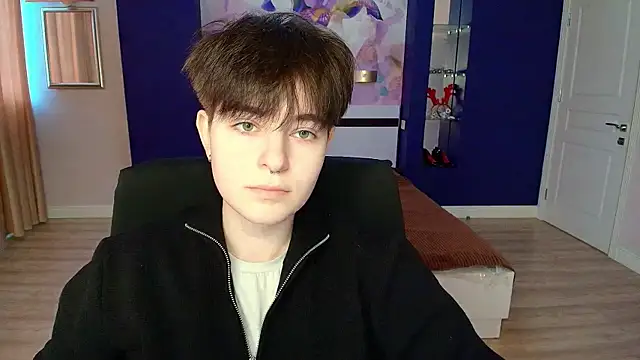 EmiliaYours online show from 03/01/25, 12:45