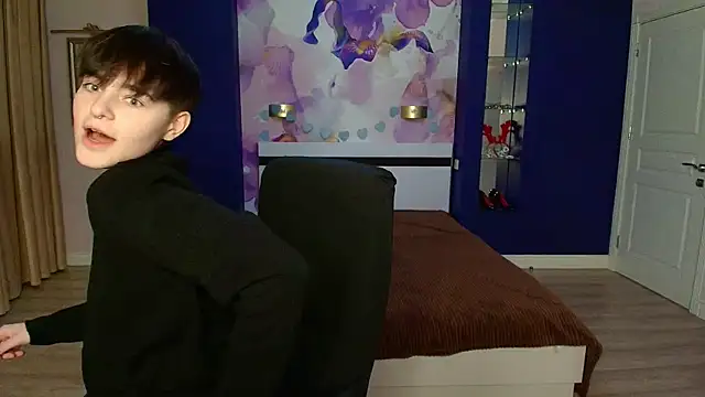 EmiliaYours online show from 03/01/25, 04:11