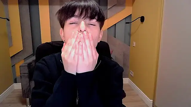 EmiliaYours online show from 03/03/25, 04:24