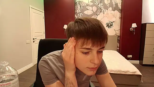 EmiliaYours online show from 09/23/25, 02:42