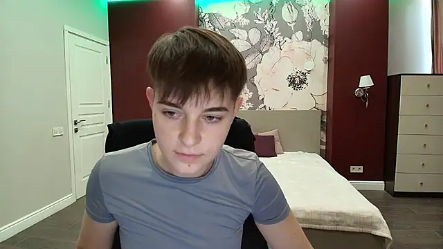 EmiliaYours online show from 09/24/25, 03:26