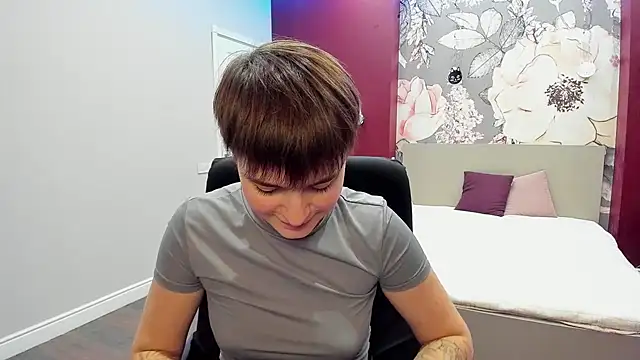 EmiliaYours online show from 10/10/25, 01:54