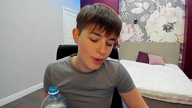 EmiliaYours online show from 10/11/25, 01:42