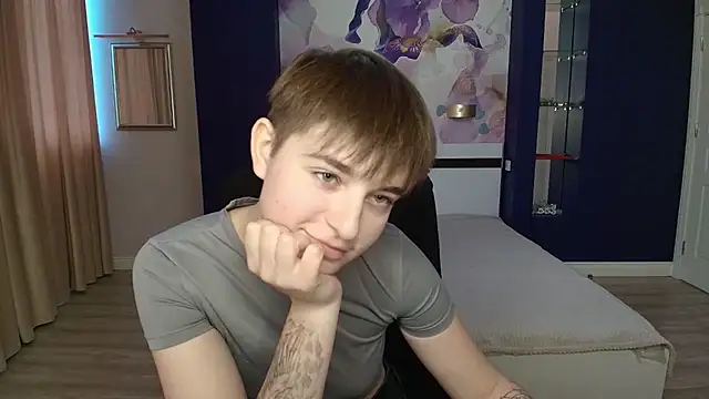 EmiliaYours online show from 10/19/25, 01:12