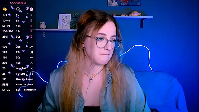 luna berryy online show from 10/11/25, 07:45