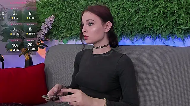 Snapshot of AprilAvery chatting on 03/05/25, 04:13 AprilAvery online show from 03/05/25, 04:13