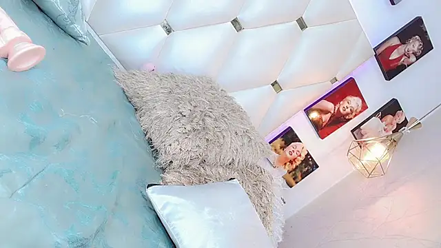 Snapshot of Niccolls_Princess chatting on 03/08/25, 10:22 Niccolls Princess online show from 03/08/25, 10:22