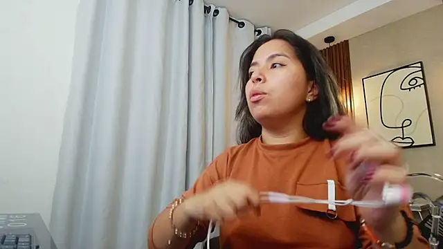 Sharlotte Milk online show from 09/15/25, 11:10