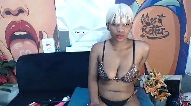 Snapshot of Ebonypreciousx chatting on 12/14/24, 03:07 Ebonypreciousx online show from 12/14/24, 03:07