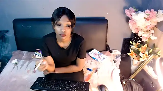 Snapshot of Ebonypreciousx chatting on 09/19/25, 10:05 Ebonypreciousx online show from 09/19/25, 10:05