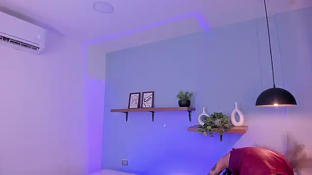 maddy walker online show from 11/05/25, 12:16