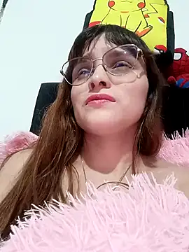 Snapshot of Lucyy-hess chatting on 12/14/24, 02:23 Lucyy-hess online show from 12/14/24, 02:23