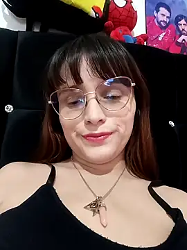 Snapshot of Lucyy-hess chatting on 12/19/24, 12:13 Lucyy-hess online show from 12/19/24, 12:13