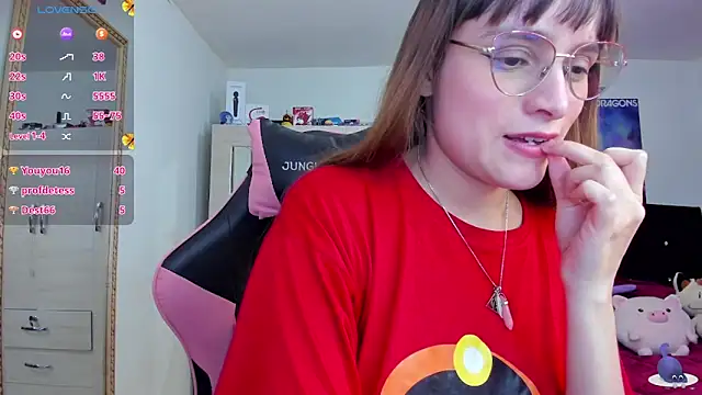 Snapshot of Lucyy-hess chatting on 12/27/24, 07:03 Lucyy-hess online show from 12/27/24, 07:03