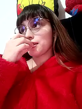 Snapshot of Lucyy-hess chatting on 01/08/25, 01:11 Lucyy-hess online show from 01/08/25, 01:11